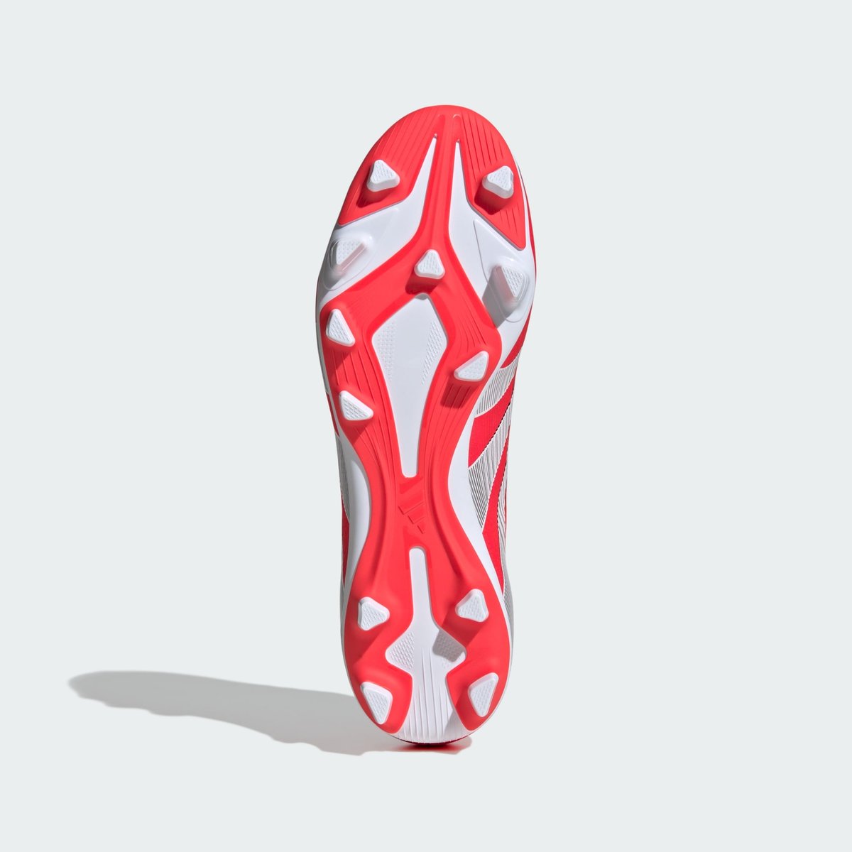 Chaussure Predator Club Terrain Souple / Multi-Surfaces Chaussure Predator Club Terrain Souple / Multi-Surfaces lucid red / cloud white / core black, adidas Performance