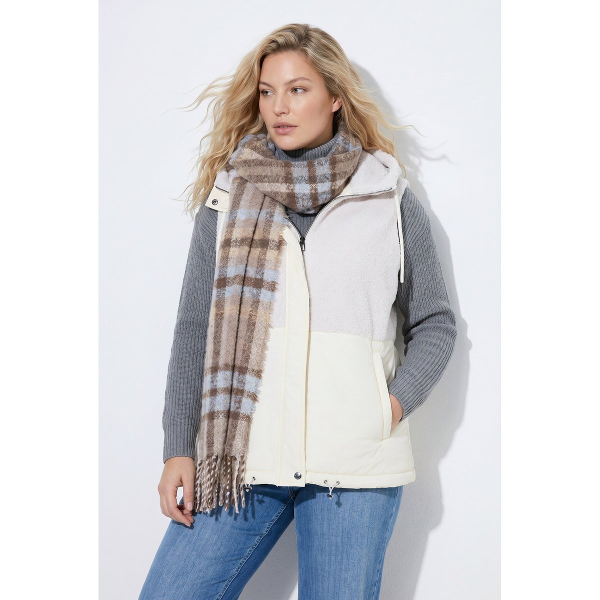 Gilet en polaire bouclée blanc pierre, ULLA POPKEN