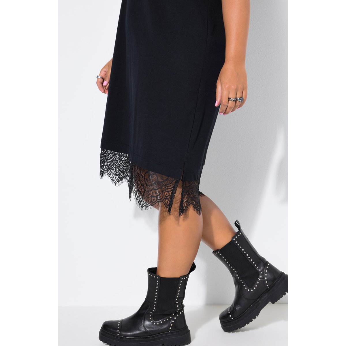 Robe chemise, ourlet en dentelle asymétrique noir, STUDIO UNTOLD