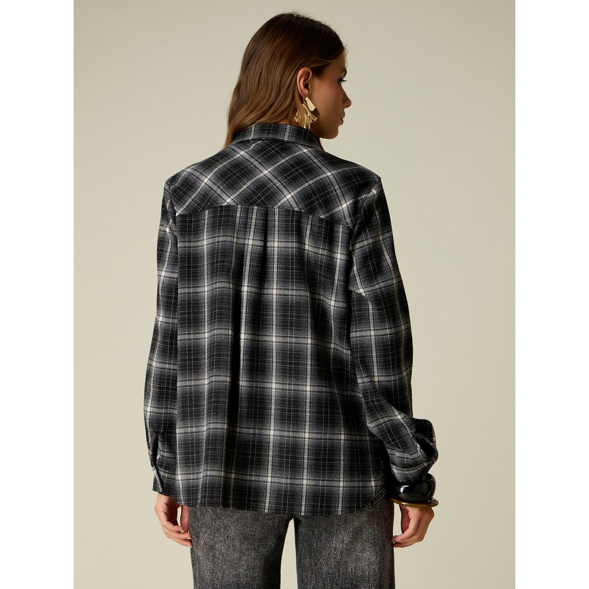 Chemise avec pins bijou noir, OLTRE