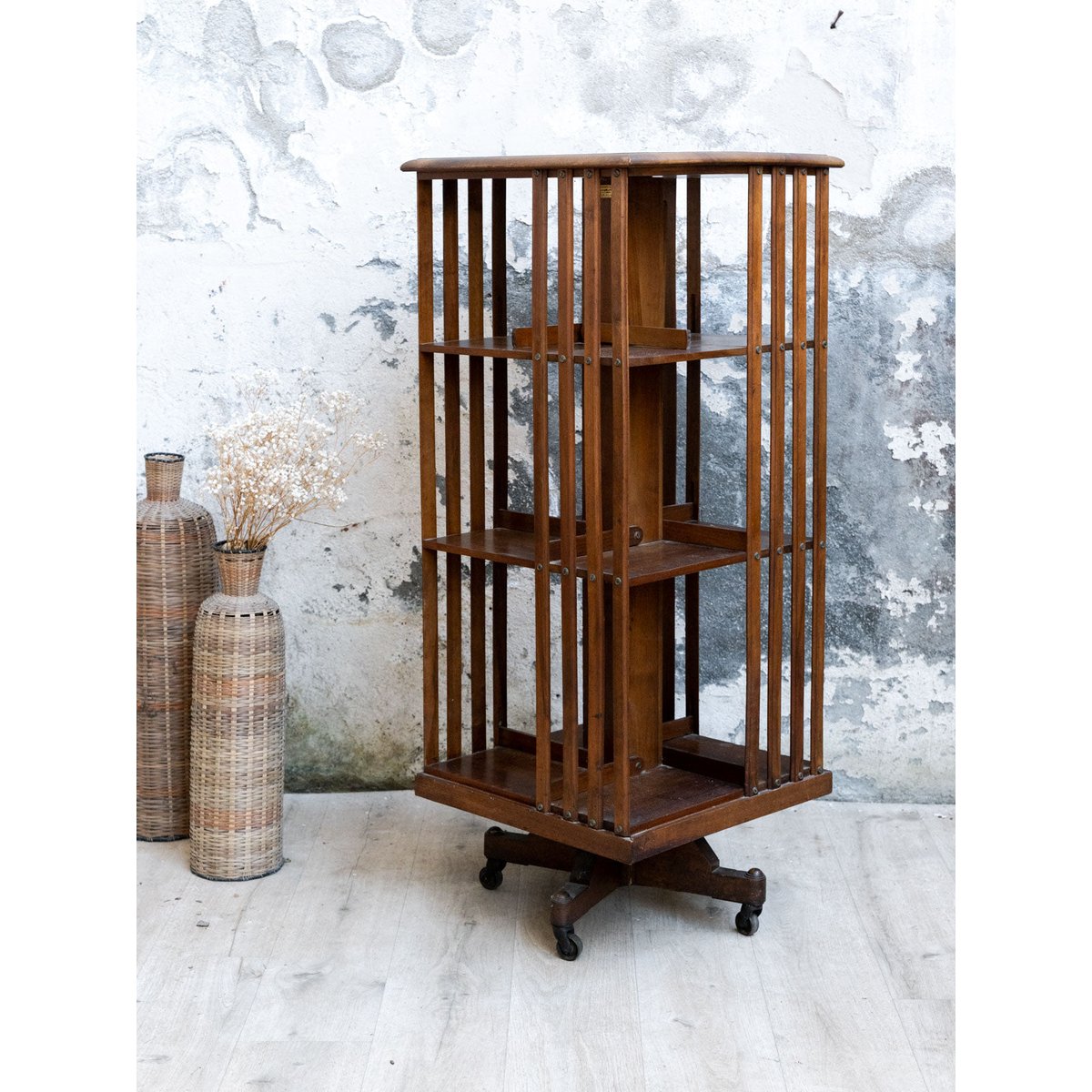 Bibliothèque tournante en bois foncé Madeleine N°748 - Bon état bois foncé, DEBONGOUT
