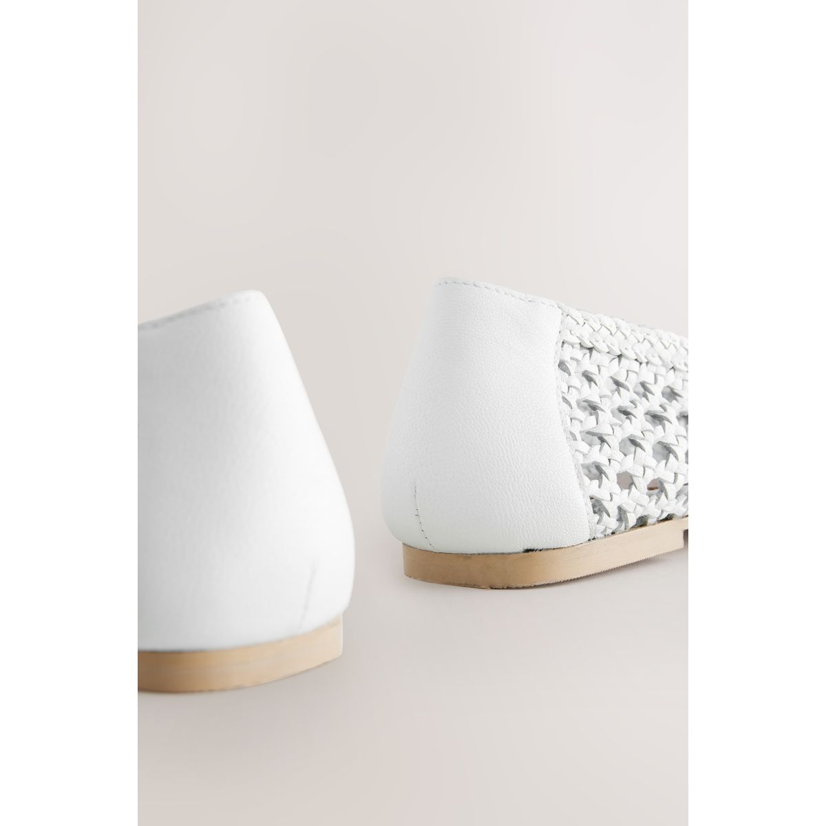 Ballerines en cuir tissé blanc, NEXT