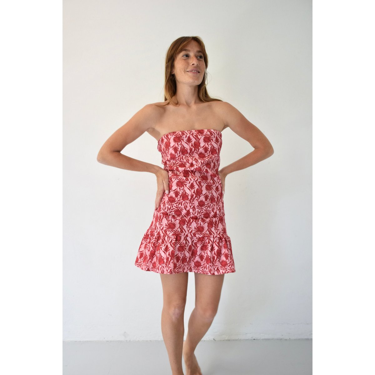 Robe courte bustier fleurie MAFALDA rose, MINDTRAVELER