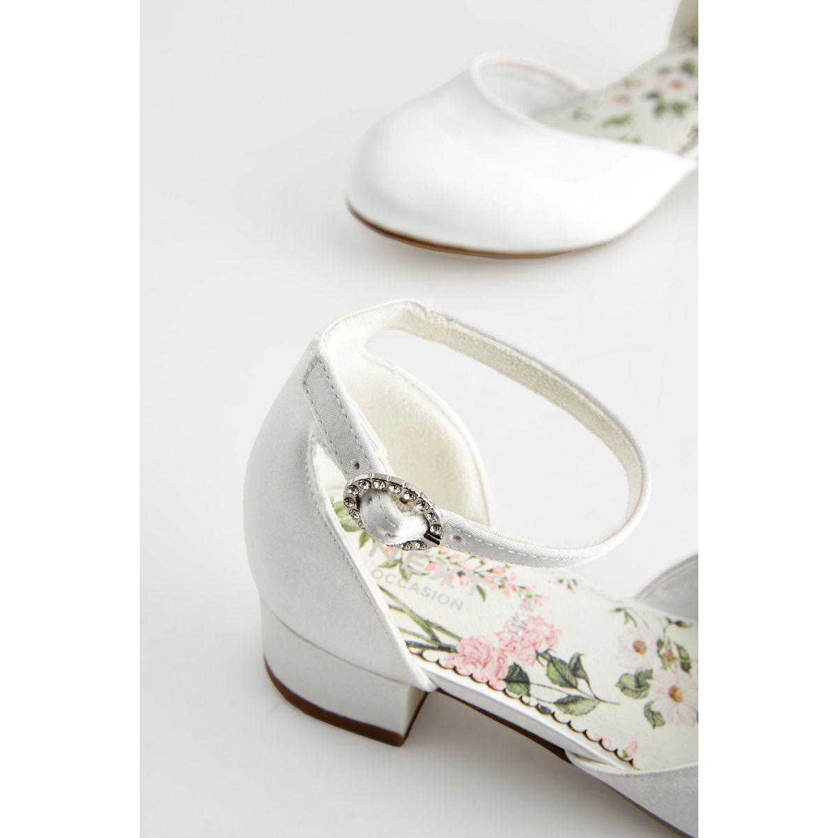 Bottines à petits talons et brides blanc, NEXT