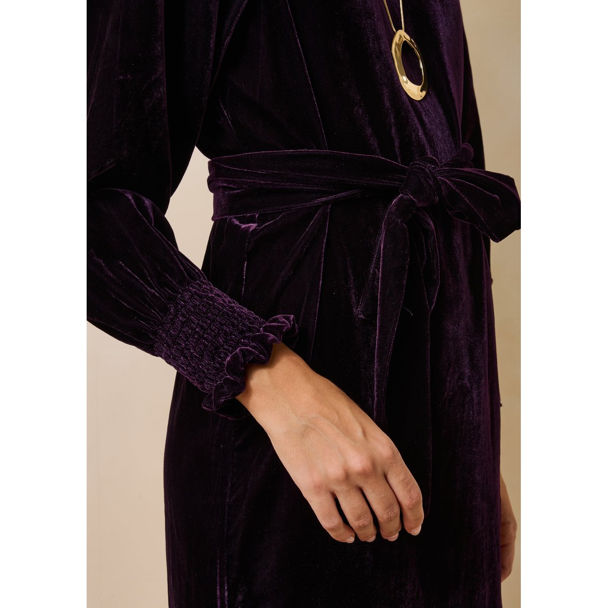 Robe courte manches longues en velours vin, LA FEE MARABOUTEE