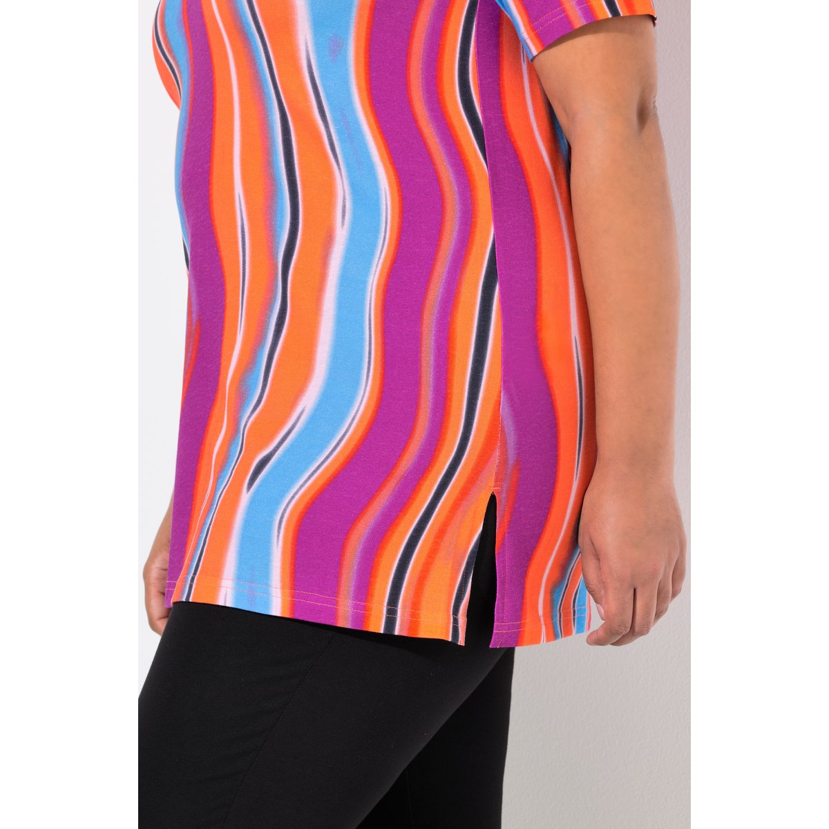 T-shirt à manches courtes et col en V violet, ULLA POPKEN
