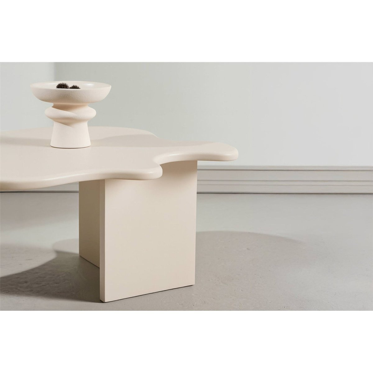 Table basse ELLUNE en bois, Forme organique beige mat, RECOLLECTION