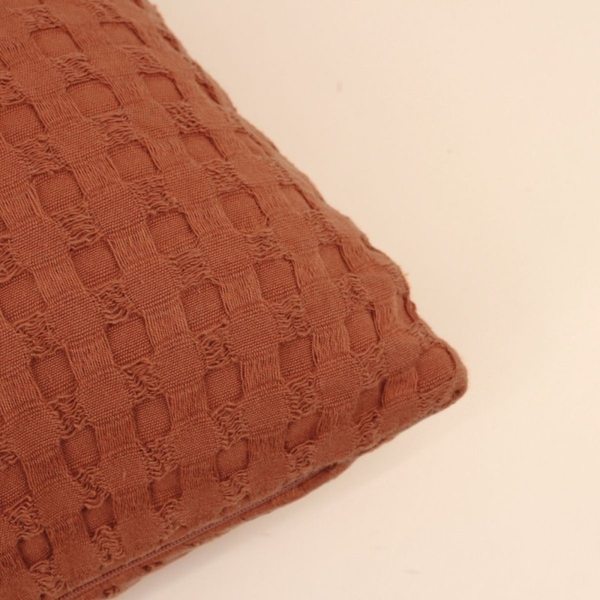 Coussin en tissu gauffré 45x45cm orange, ORNAMI