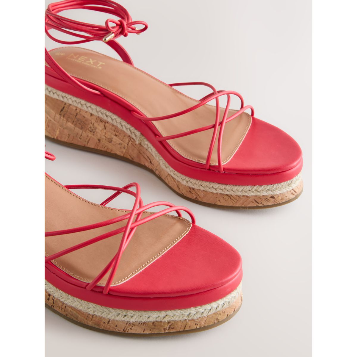 Chaussures compensées à brides rose, NEXT
