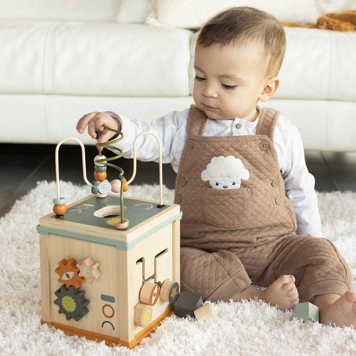 Cube d'activités en bois multicolore, TROIS KILOS SEPT