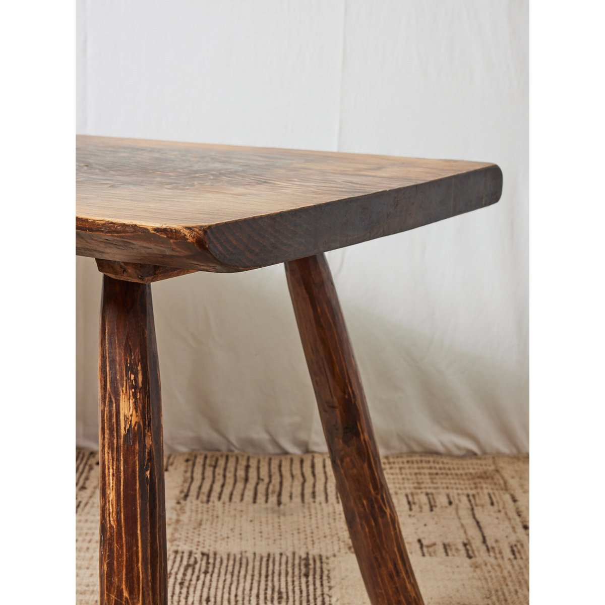 Table à manger brutaliste en chêne massif Romy N°565 - Bon état bois clair, DEBONGOUT