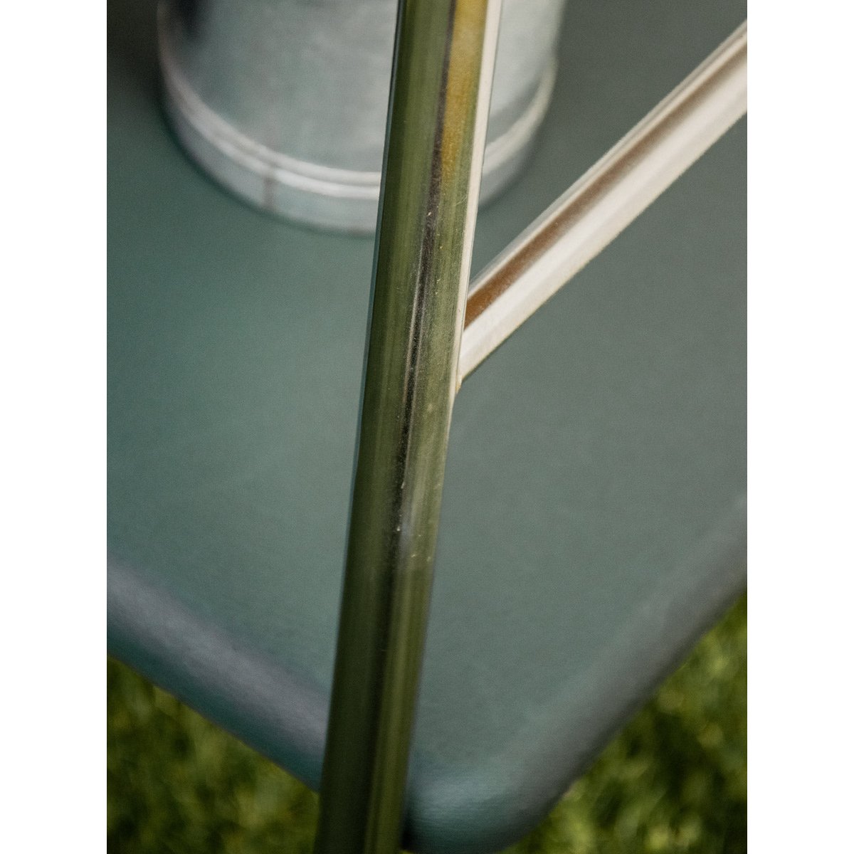 Table d'appoint industrielle en chrome Hanna N°778 - Bon état métal, DEBONGOUT
