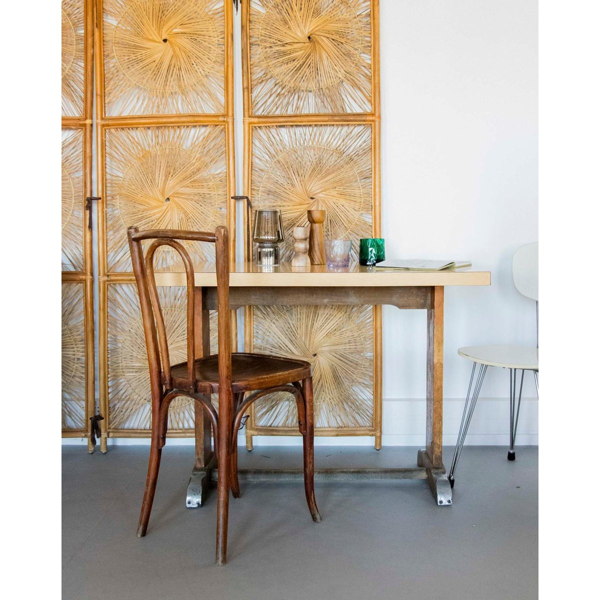 Table à manger bistro en formica beige Denise N°134 - Bon état beige, DEBONGOUT