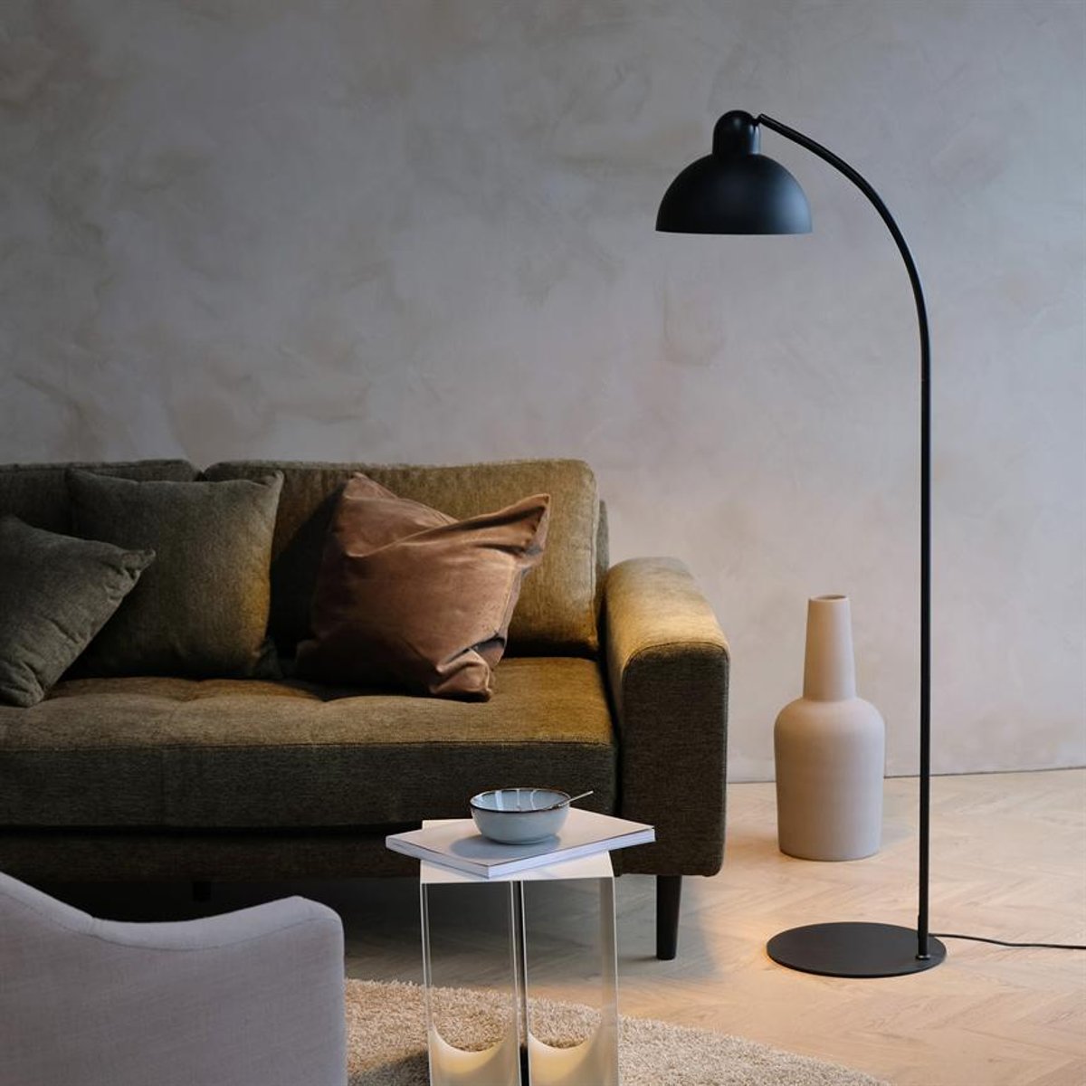 Lampadaire noir à base plate ERIC noir, DYBERG LARSEN