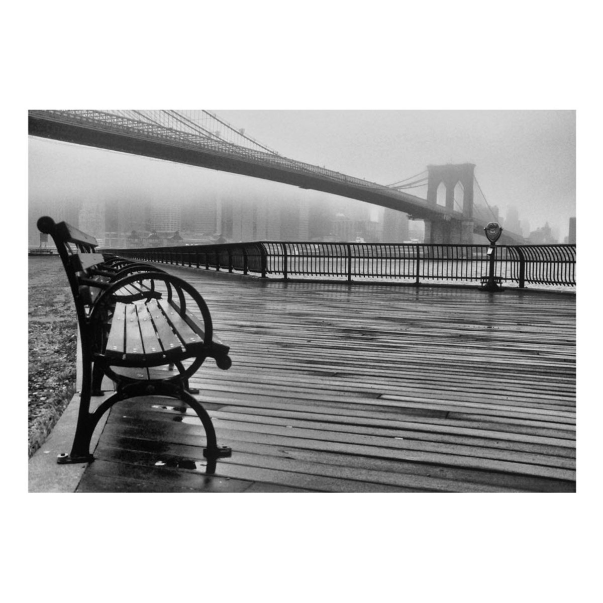 Papier peint intissé panoramique Ville et Architecture A Foggy Day on the Brooklyn Bridge gris / argent, EDEN