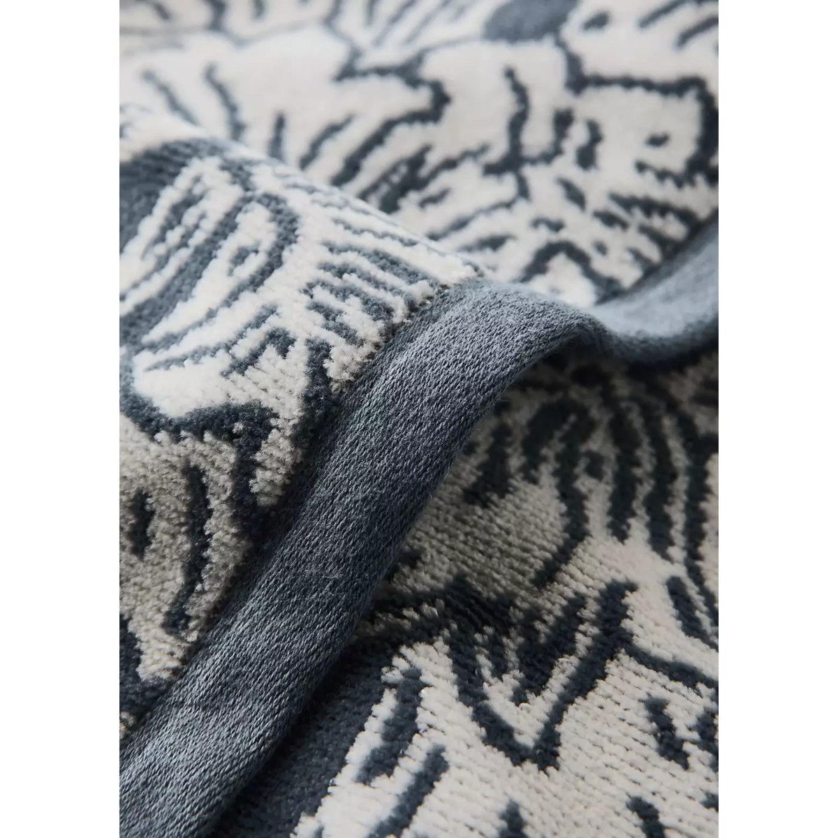 Drap de bain coton bouclette jacquard fleuri bleu indigo, MANGO HOME