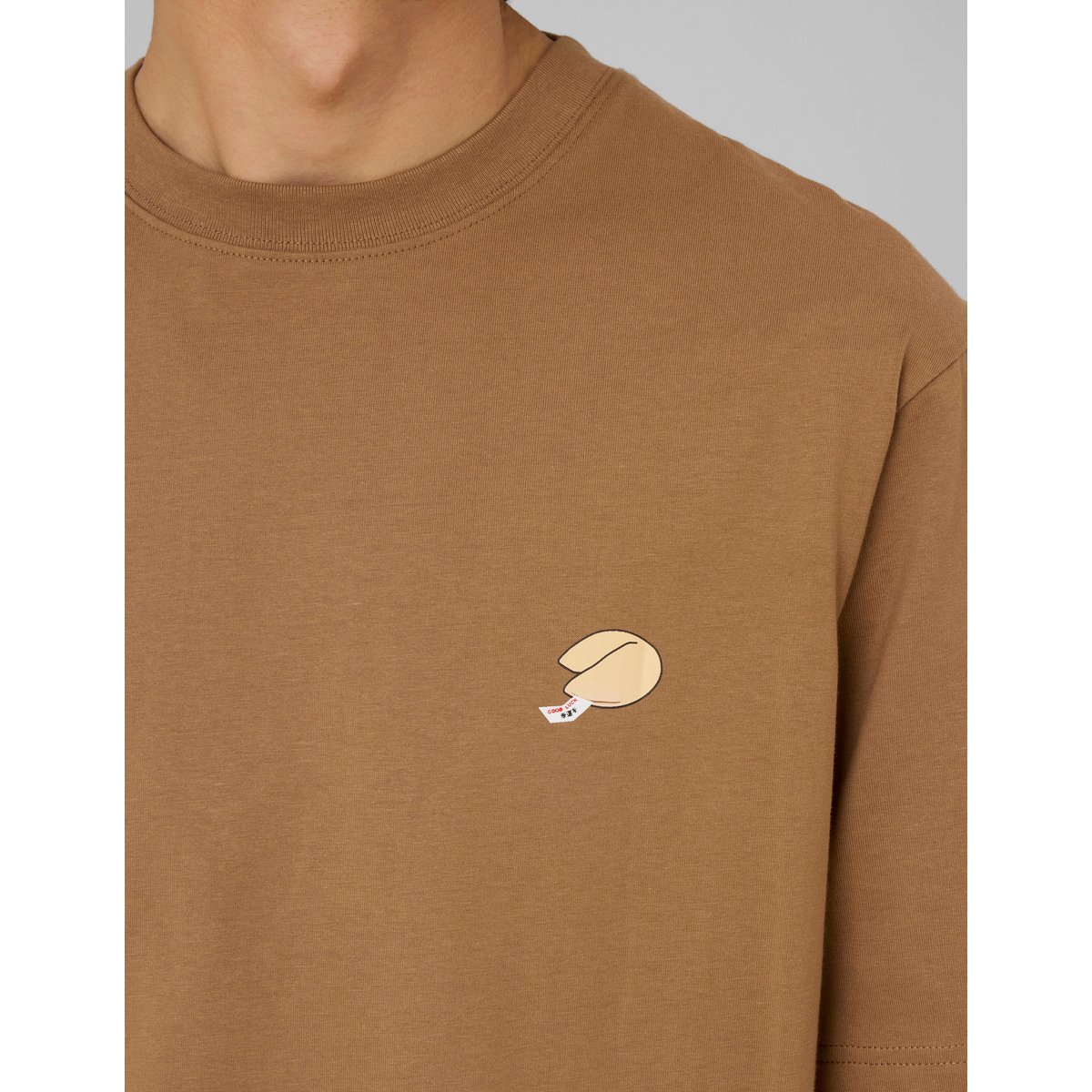 T-shirt imprimé poitrine camel, BZB