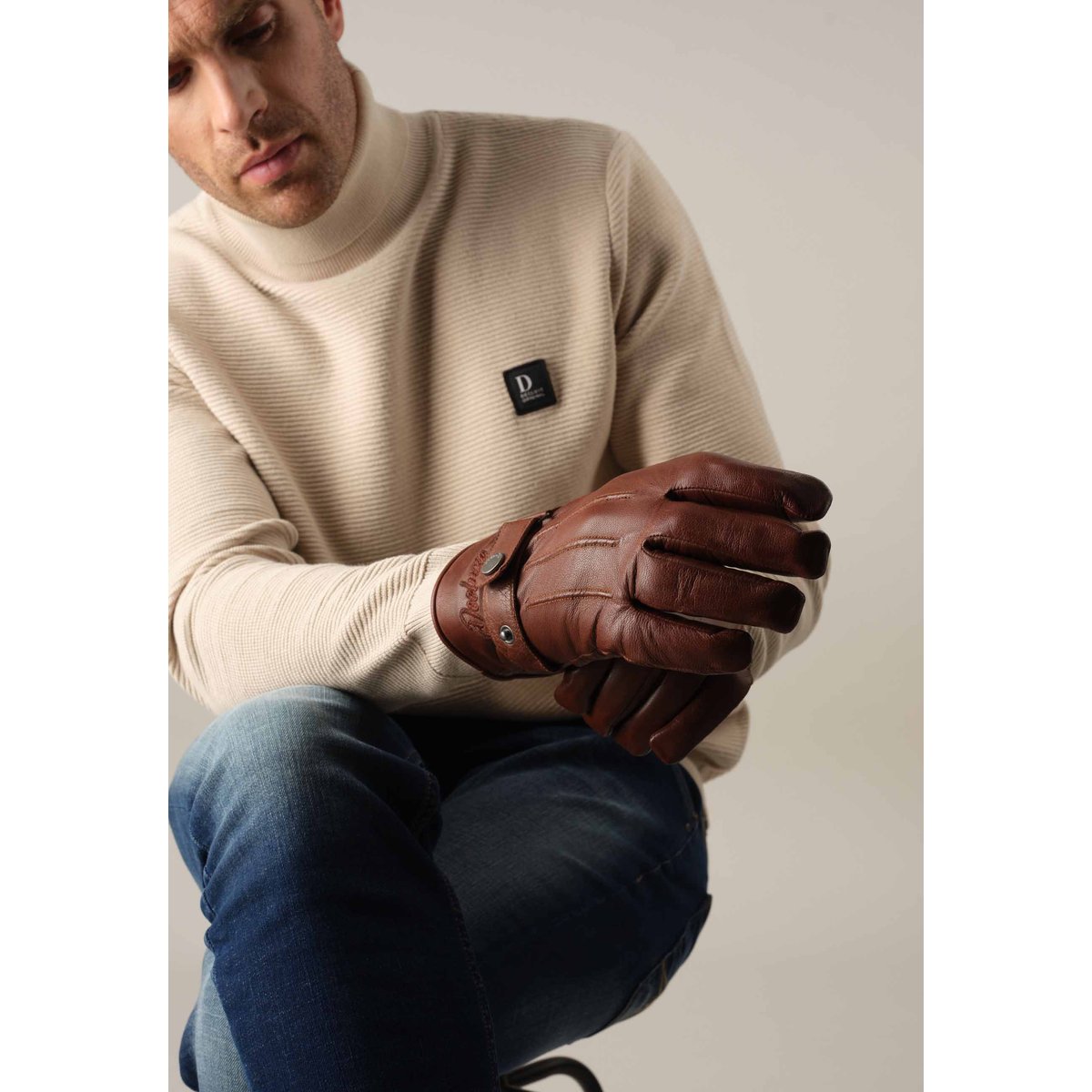 Gants en cuir lisse avec détails de surpiqûres GLOVE brown, DEELUXE