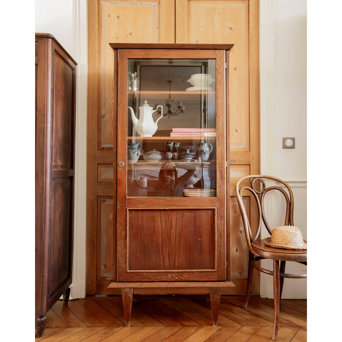 Bibliothèque vitrine en bois brut Madeleine N°758 - Bon état bois clair, DEBONGOUT