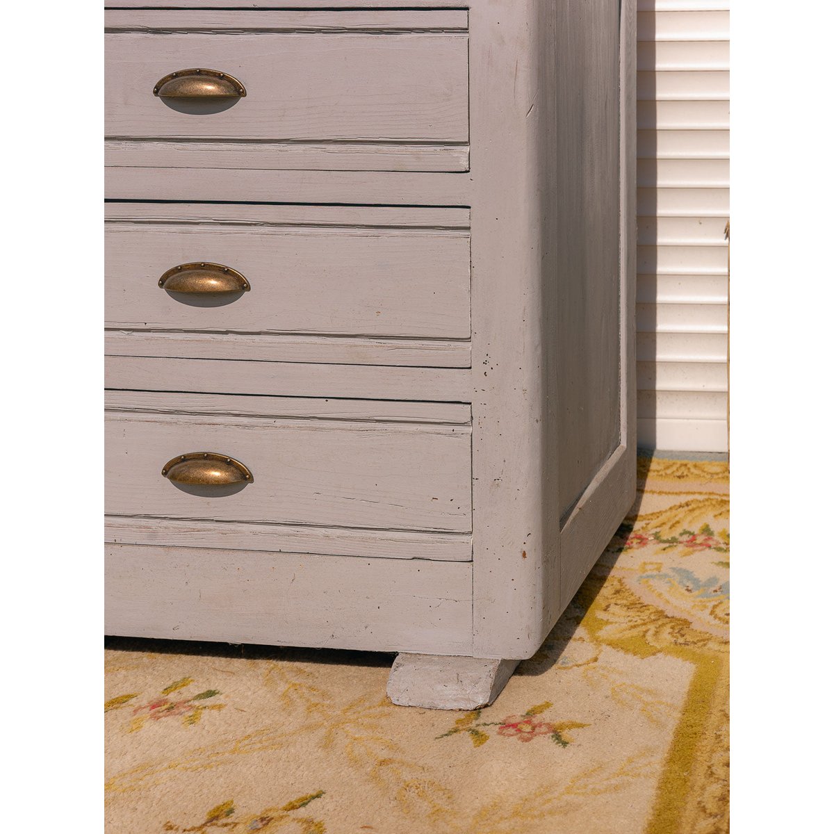 Armoire asymétrique en bois bleu gris Blandine N°489 - Bon état bleu clair, DEBONGOUT