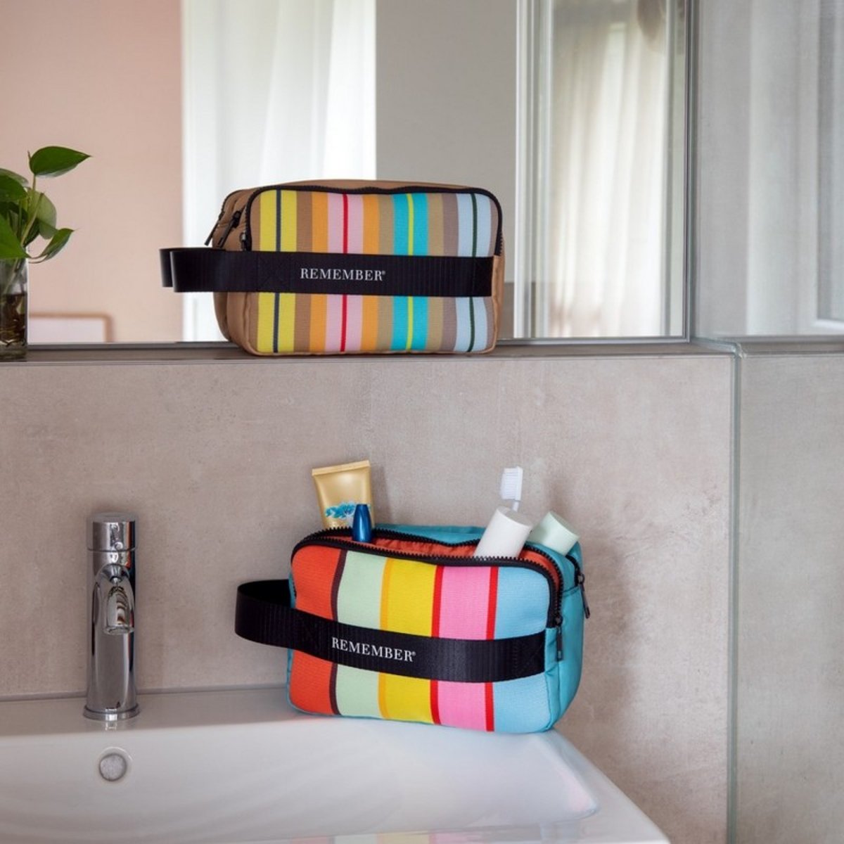 Trousse de toilette rayures VENTARA multicolore, REMEMBER