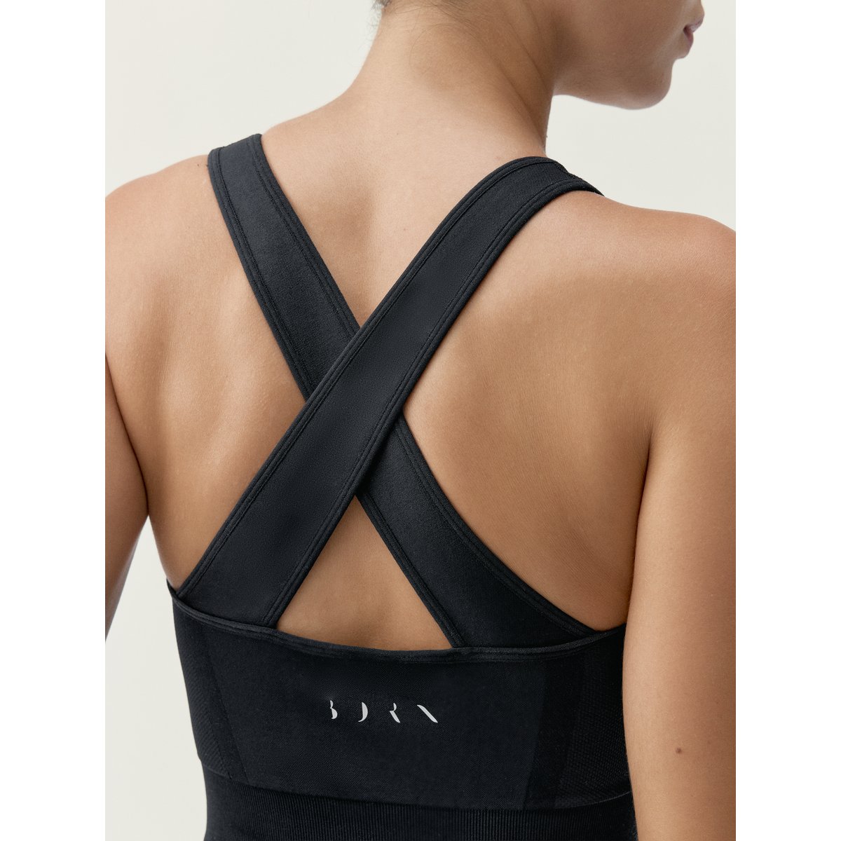 Combinaison de sport femme Sarika effet gainant noir profond, BORN