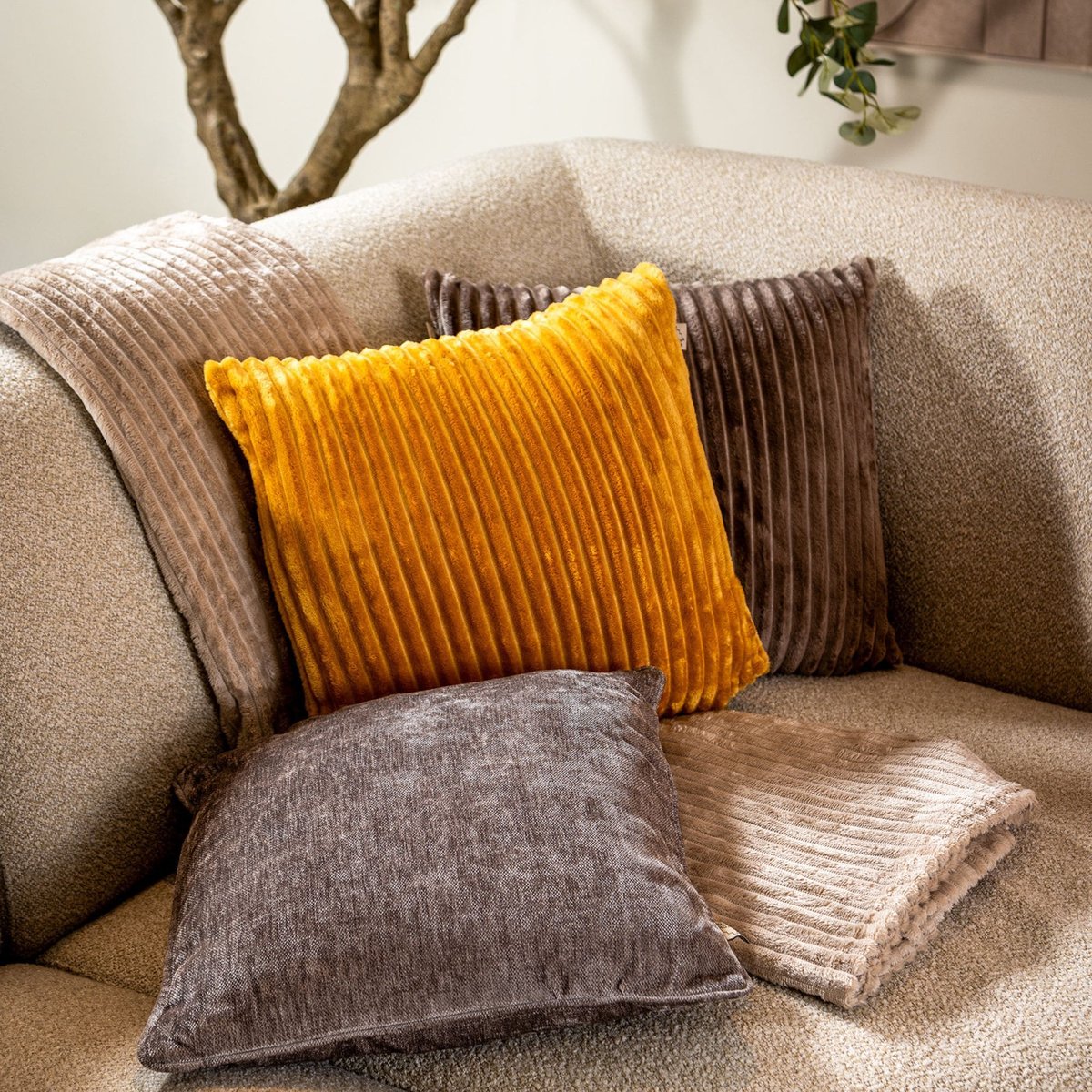 Coussin Mart taupe, DUTCH DECOR