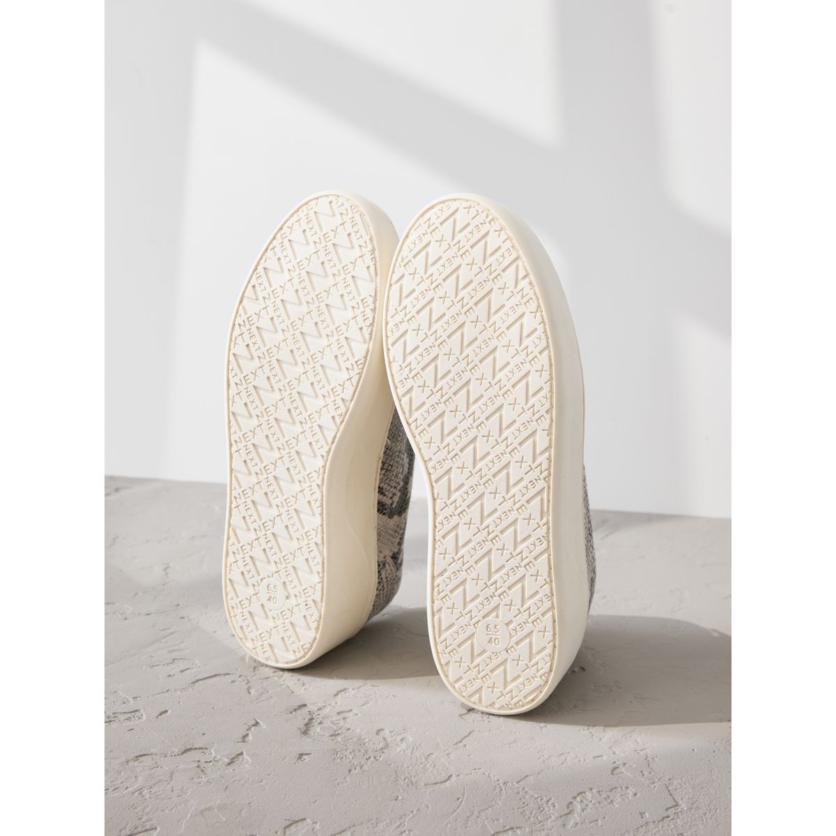 Baskets chunky en cuir Signature serpent, NEXT