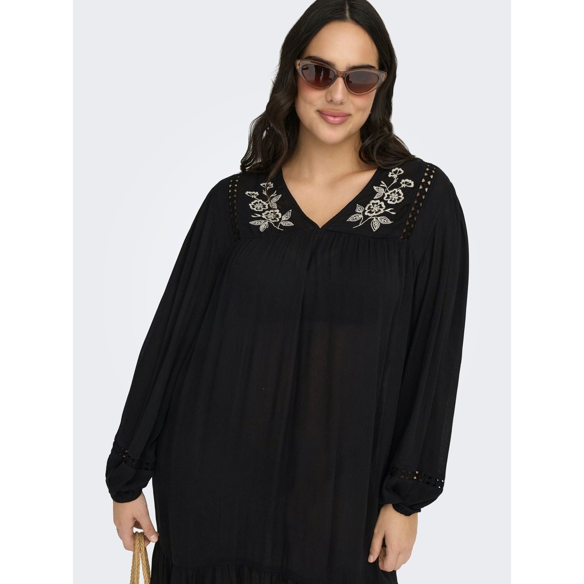 Robe black 1, ONLY CARMAKOMA