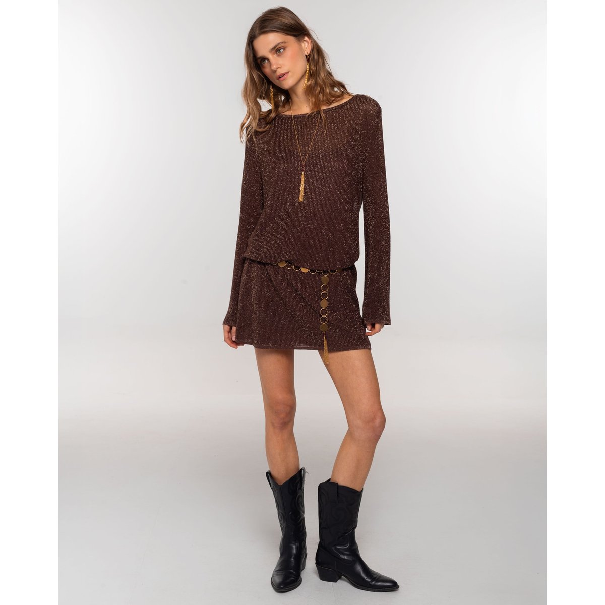 Robe courte en maille avec effet brillant et coupe évasée brune, THE-ARE