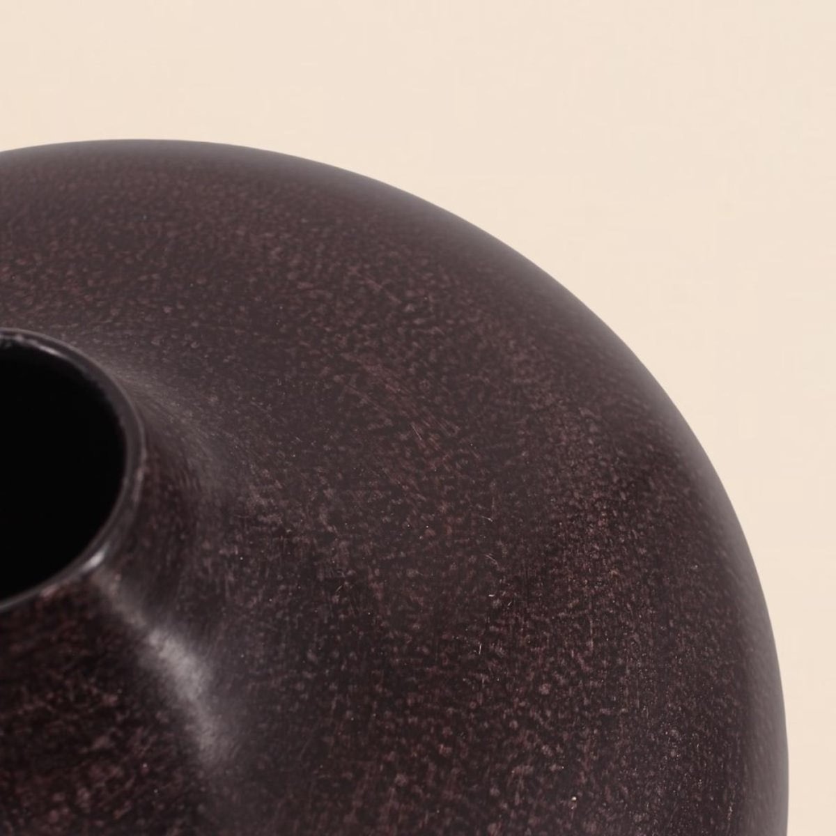 Vase design en métal H24cm noir, ORNAMI