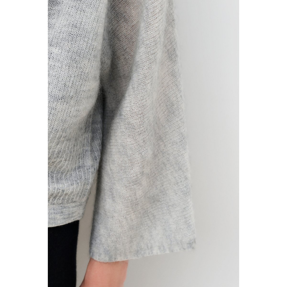 Pull large col v MPEARL gris, CAROLL