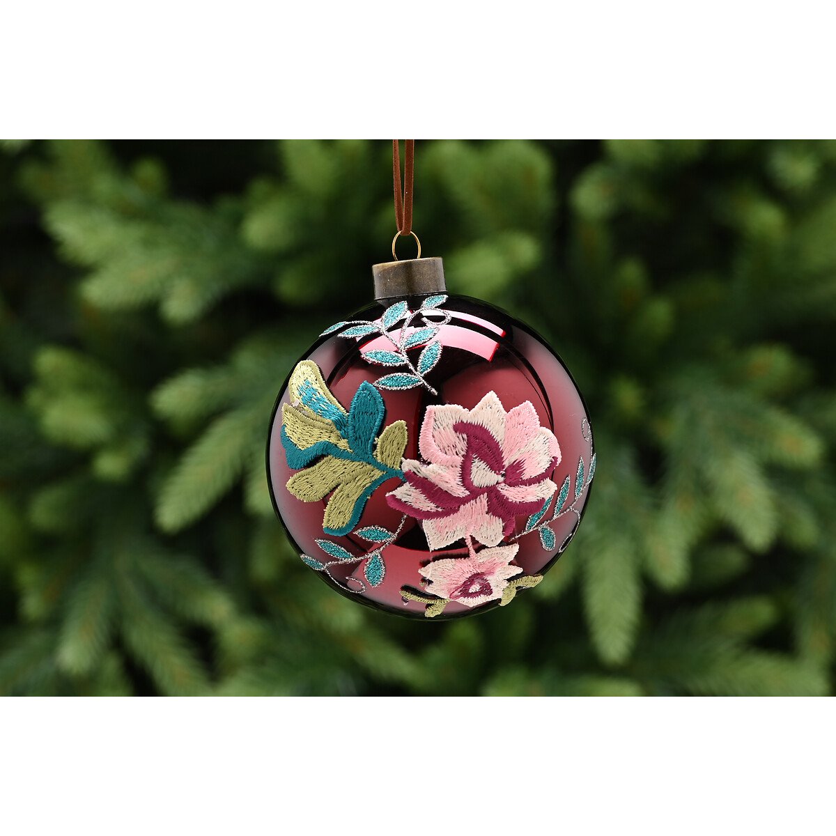 Set of 3 Embroidered & Glass Baubles burgundy, SO'HOME