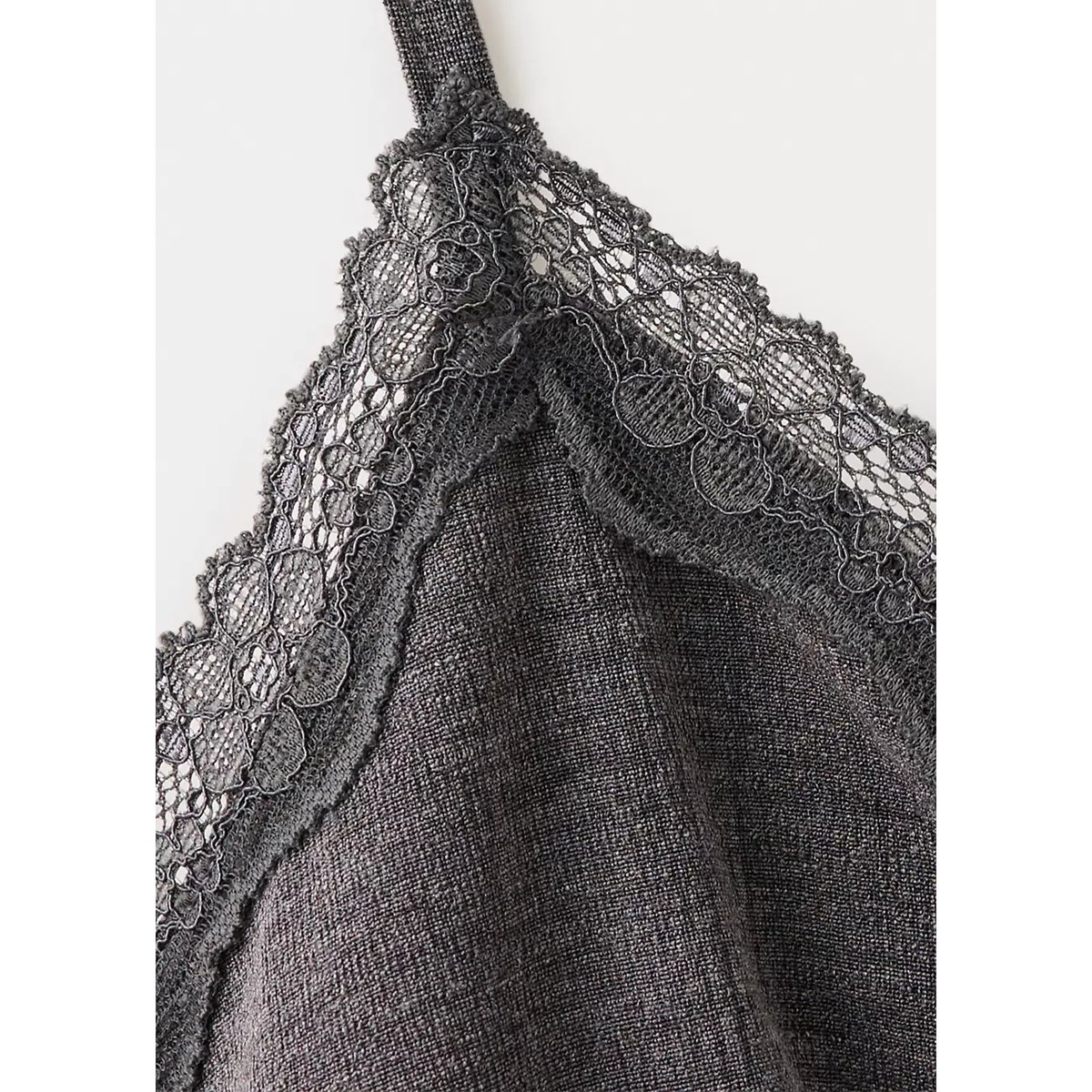 Top col V dentelle gris, MANGO