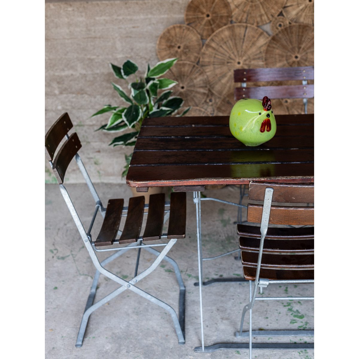 Ensemble de table et chaises d'extérieur Auguste N°19 - Bon état argenté, DEBONGOUT