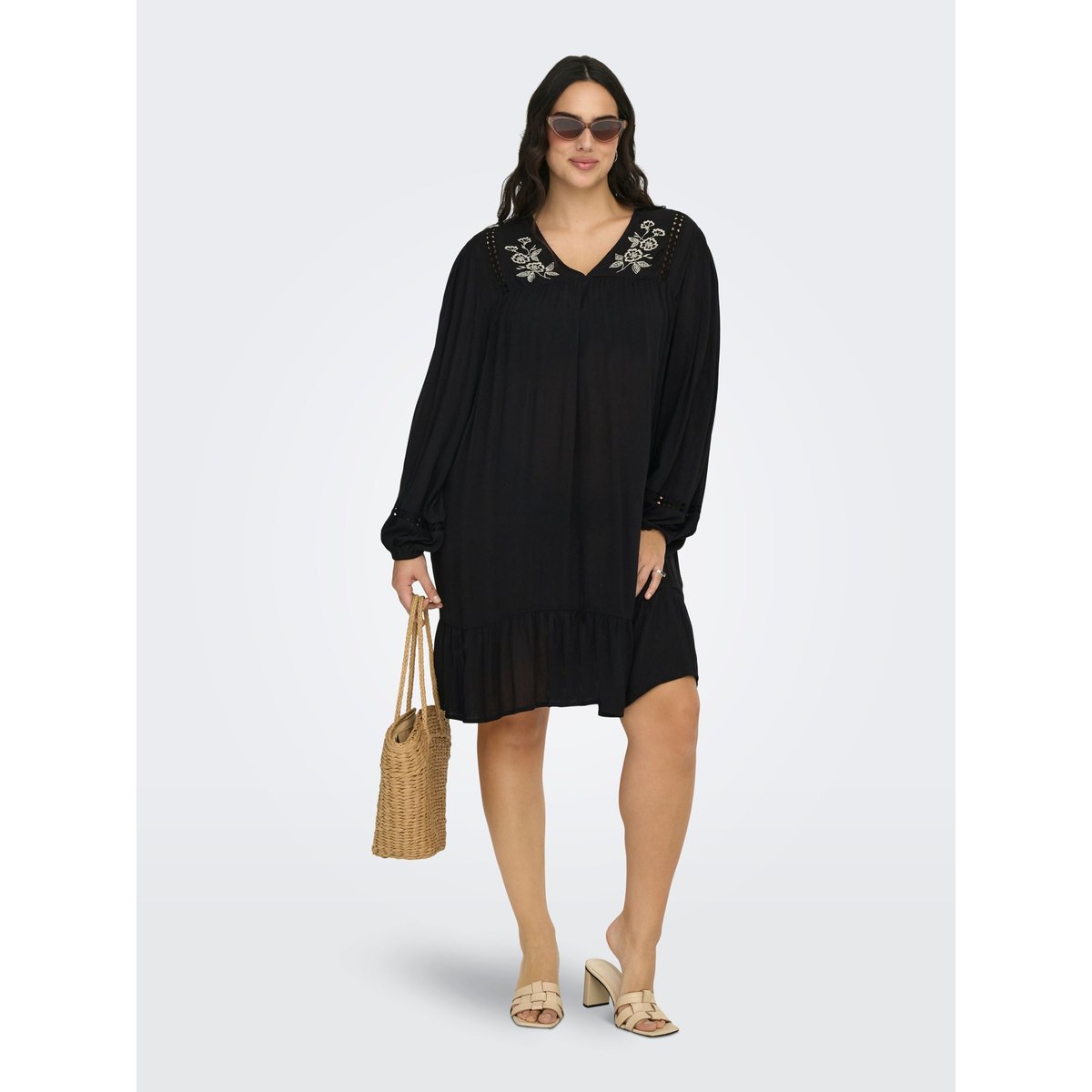 Robe black 1, ONLY CARMAKOMA