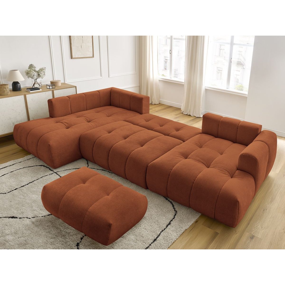 Canapé panoramique convertible 5 places en tissu lisse avec pouf, FUJI orange, BOBOCHIC