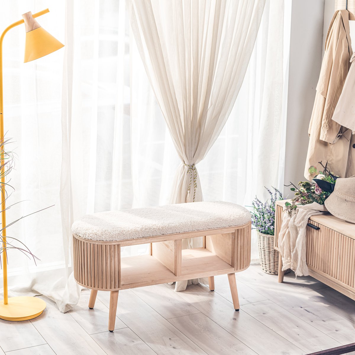 Banc avec rangement, pin et bouclette, ISUMI blanc cassé, NORDLYS