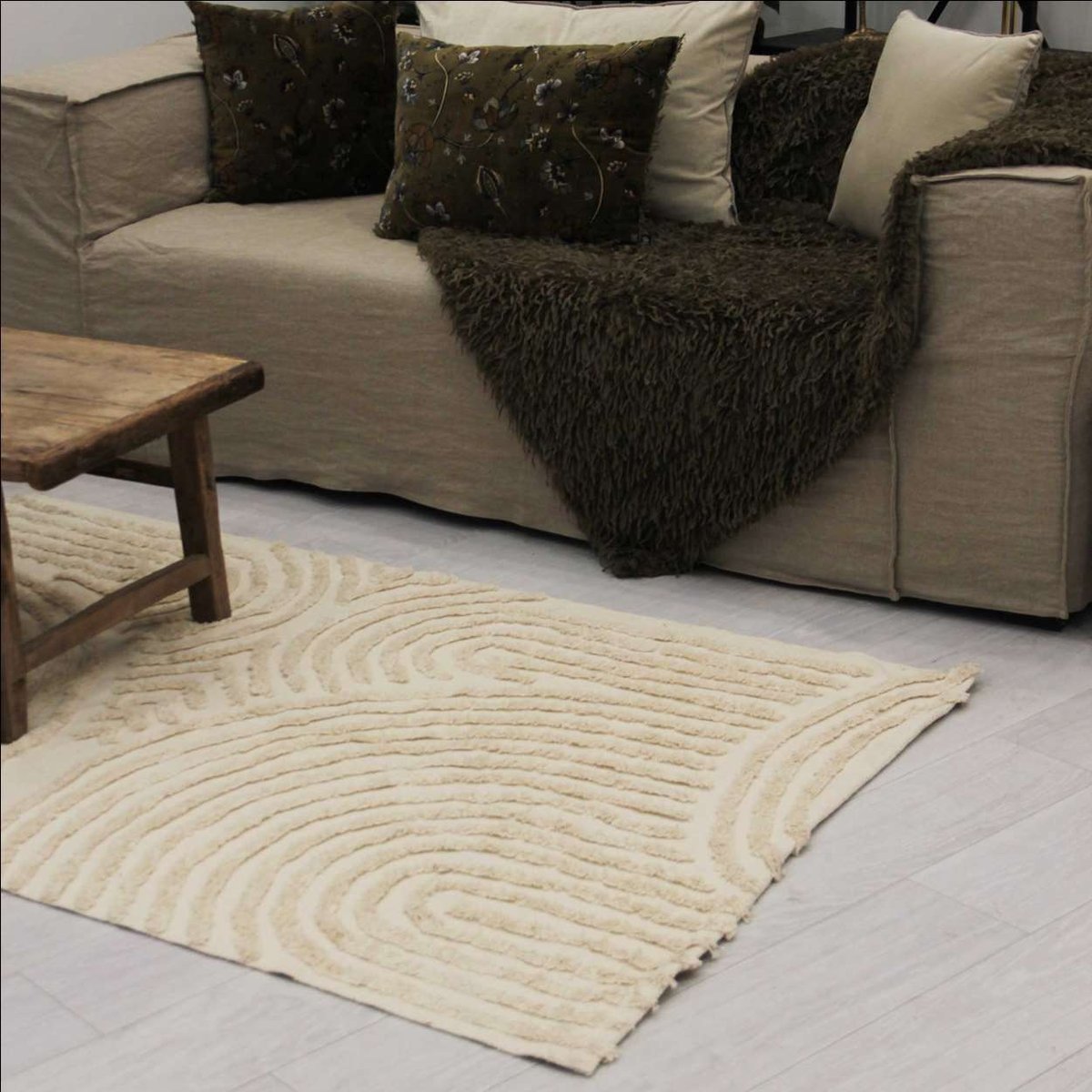 Tapis relief circle courbe ecru, SUD ETOFFE