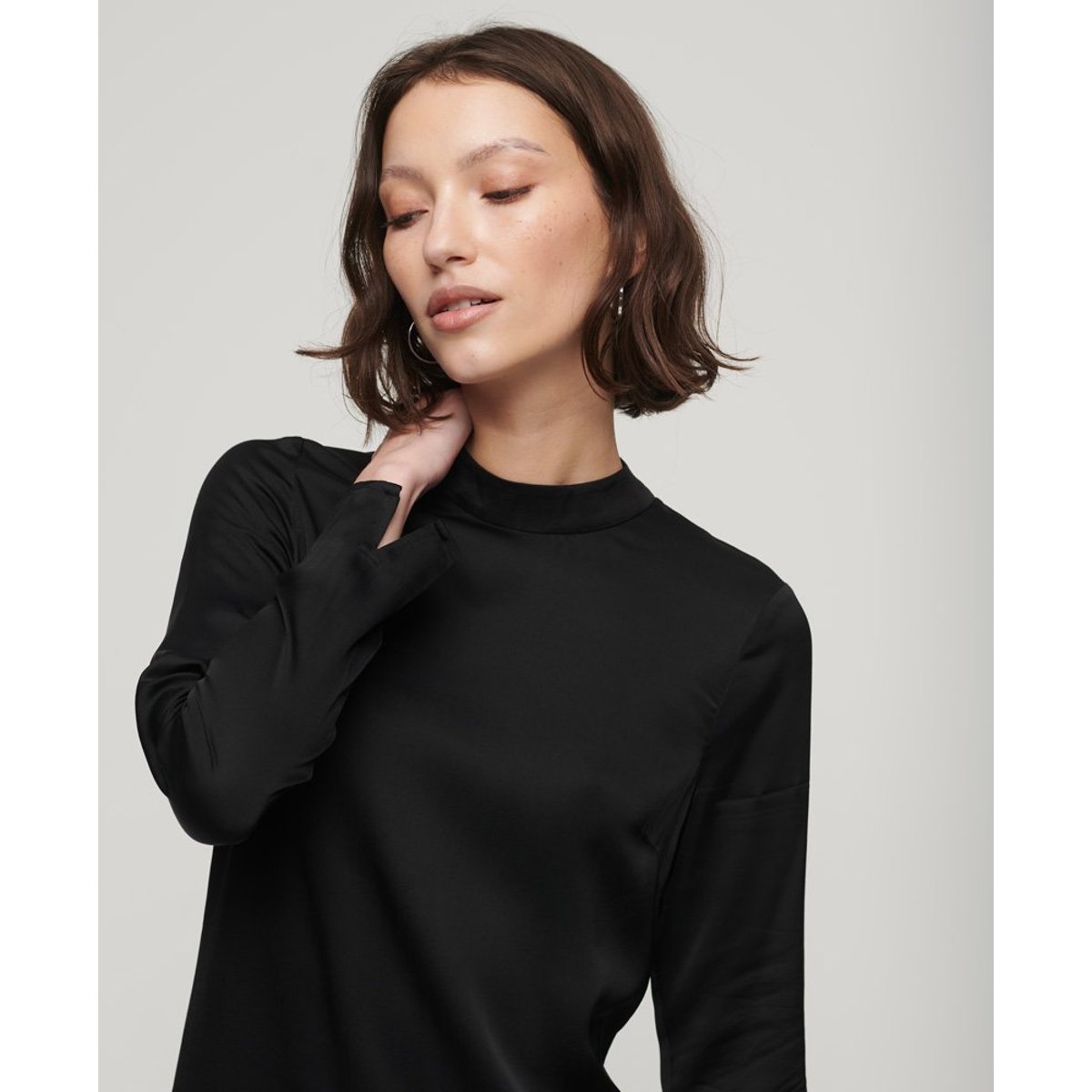 Robe courte en satin à col montant noir, SUPERDRY