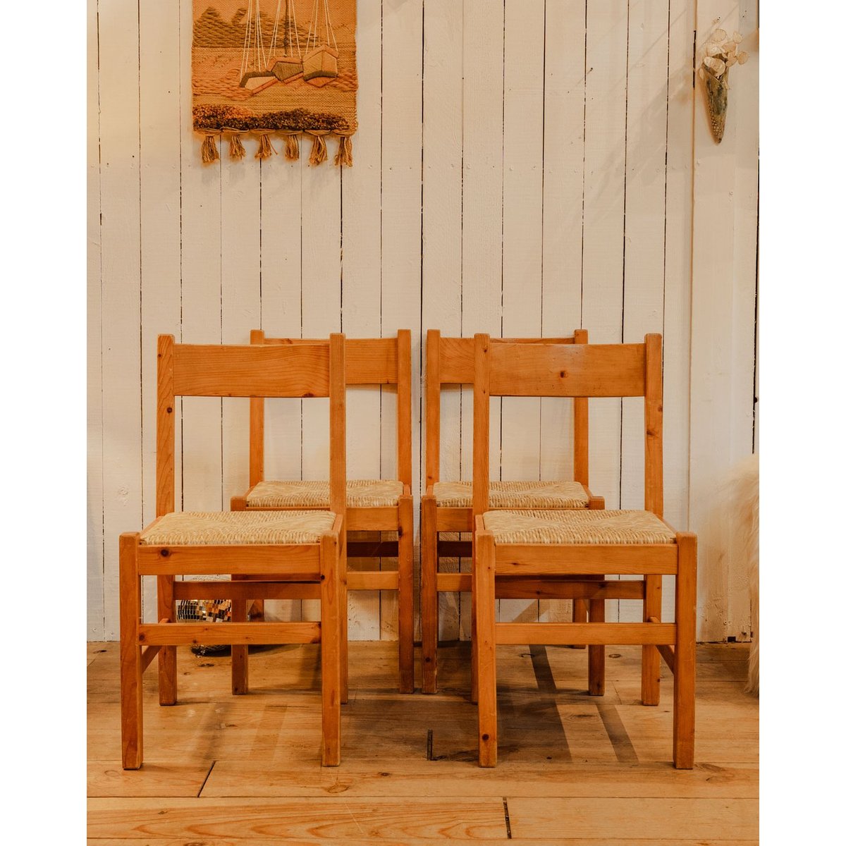 Lot de 4 chaises en bois Claude N°801 - Bon état bois, DEBONGOUT
