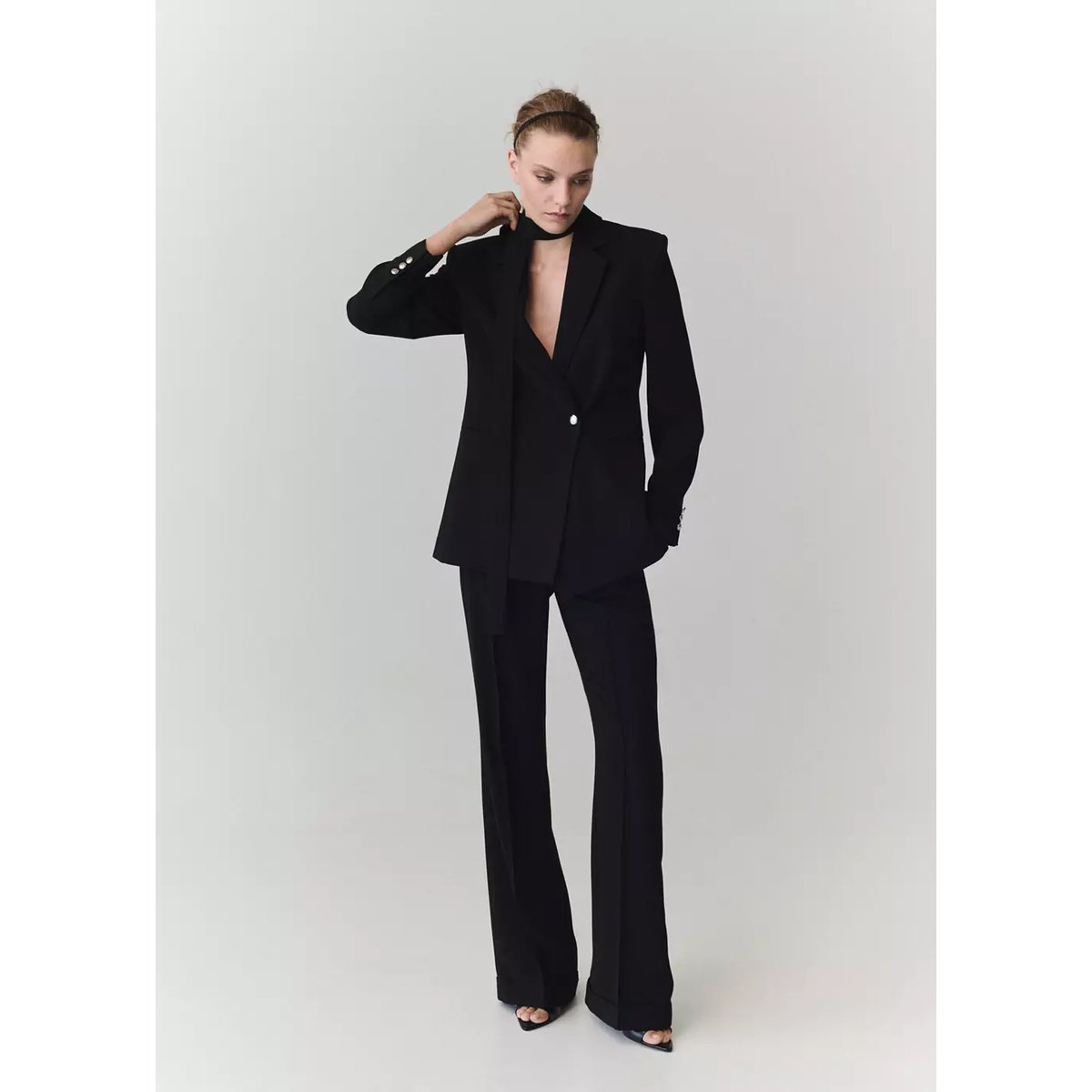 Blazer de costume croisé avec ceinture noir, MANGO