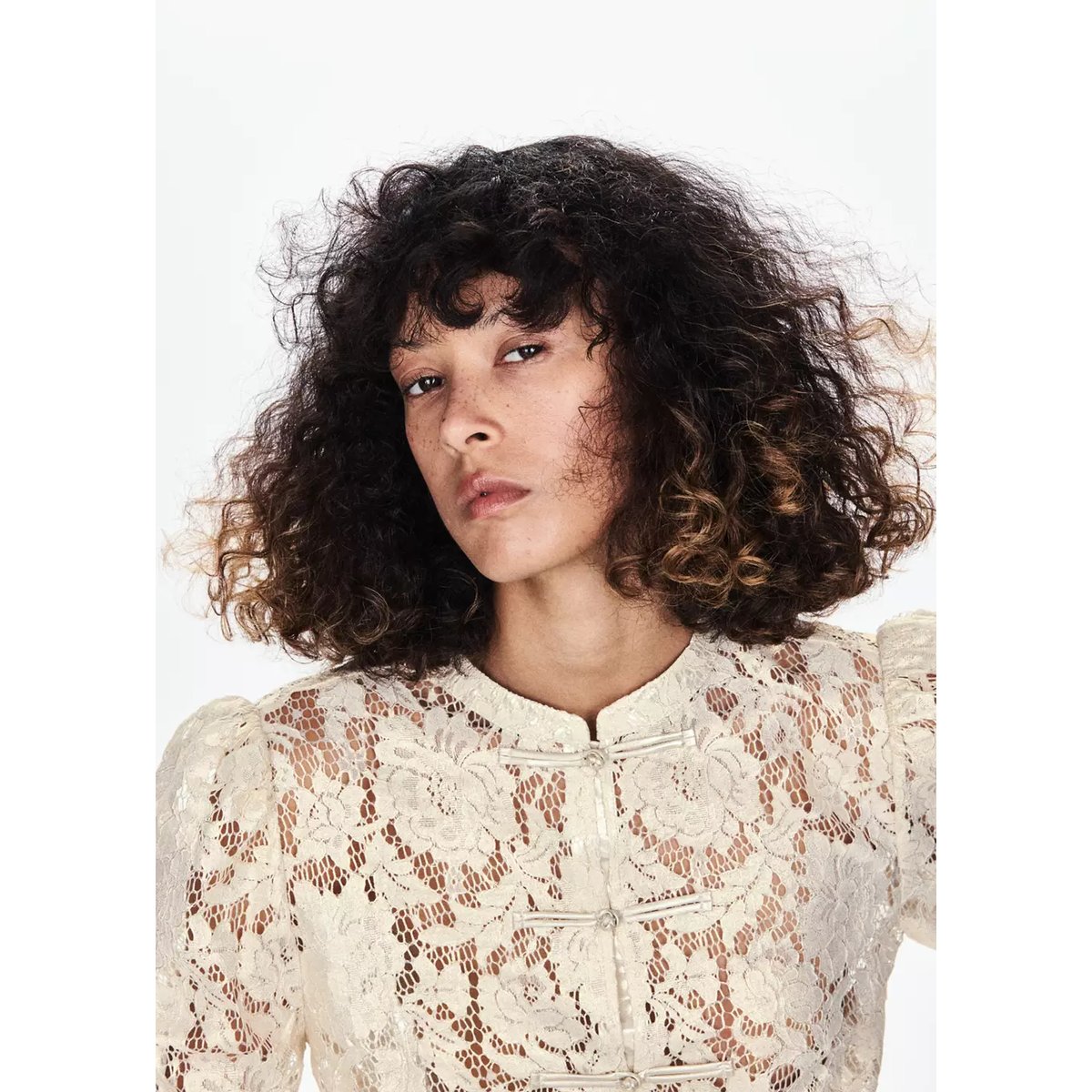 Blouse dentelle fleurie écru, MANGO