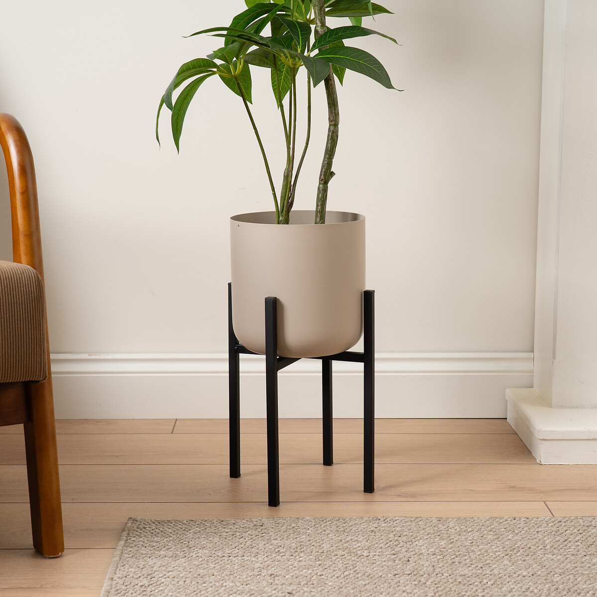 Neutral Planter with Metal Stand beige, SO'HOME