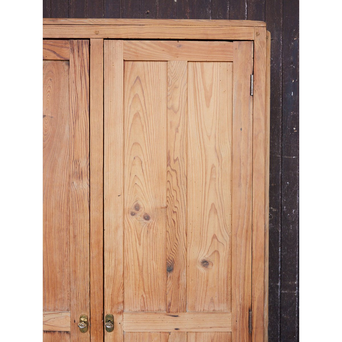 Armoire parisienne sablée en bois clair Blandine N°539 - Bon état bois clair, DEBONGOUT