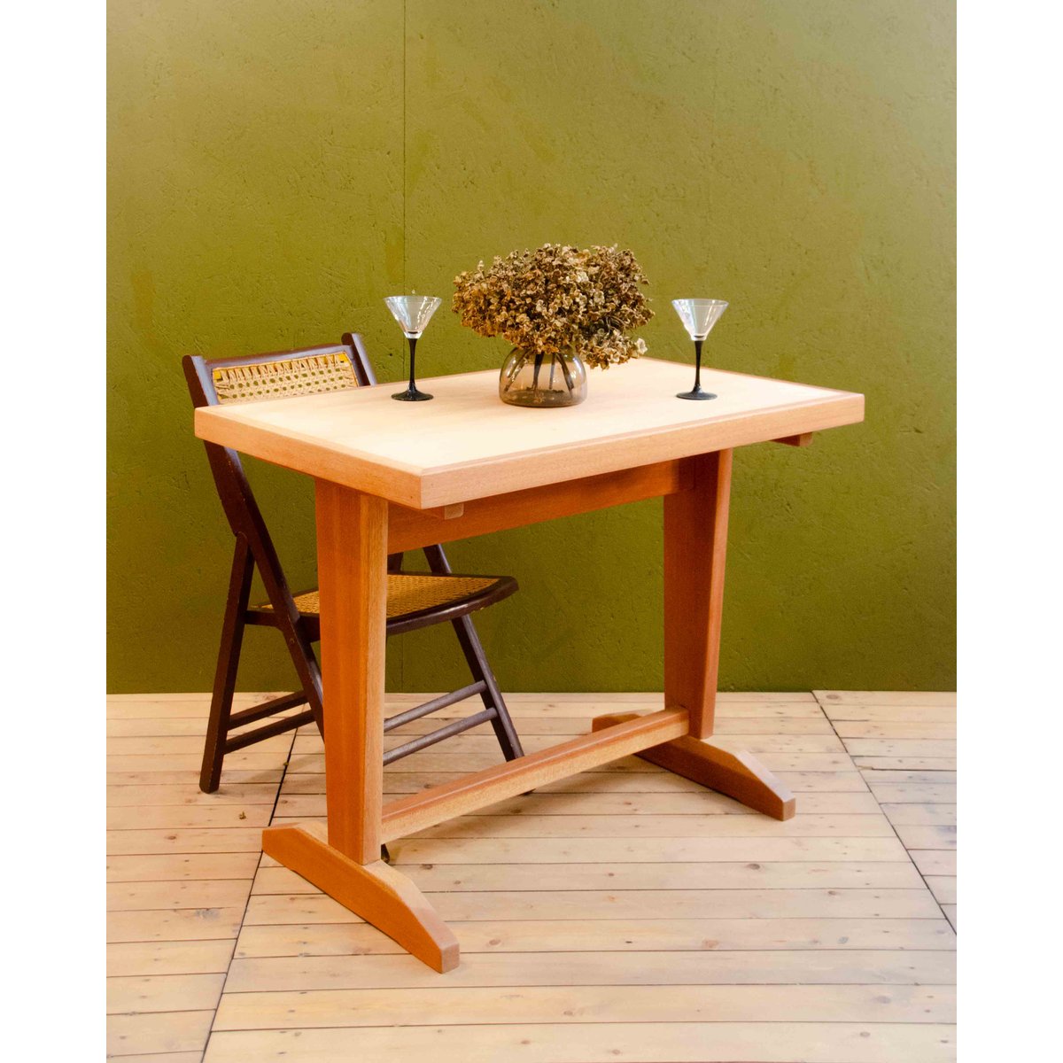 Table à manger bistrot Denise N°1195 - Bon état bois clair, DEBONGOUT