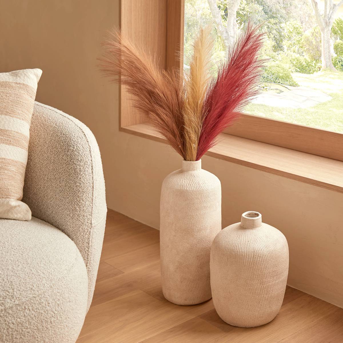 Vase amphore strié en grès ROMIA beige, ATMOSPHERA
