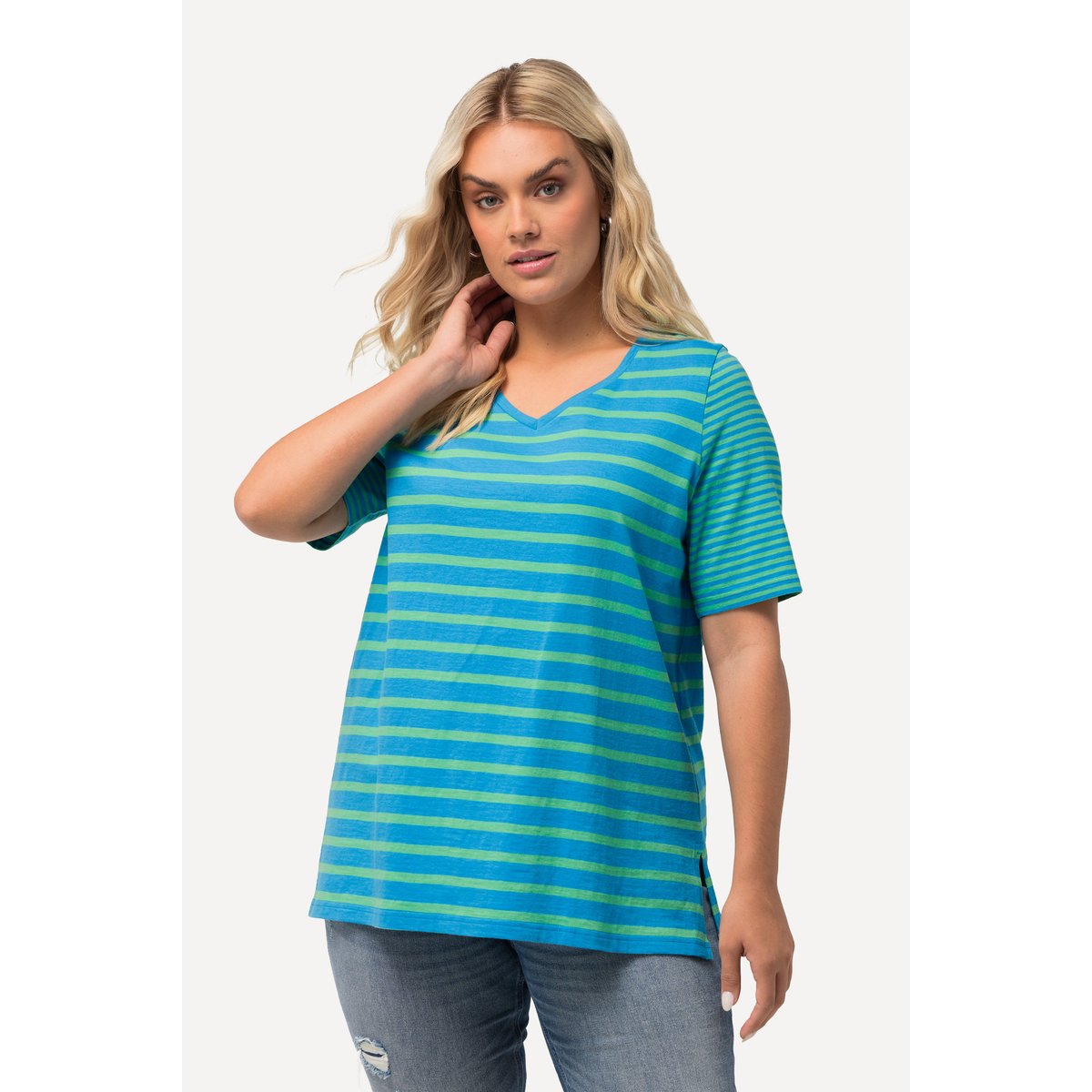 T-shirt à col en V. Coupe évasée vert printanier, ULLA POPKEN