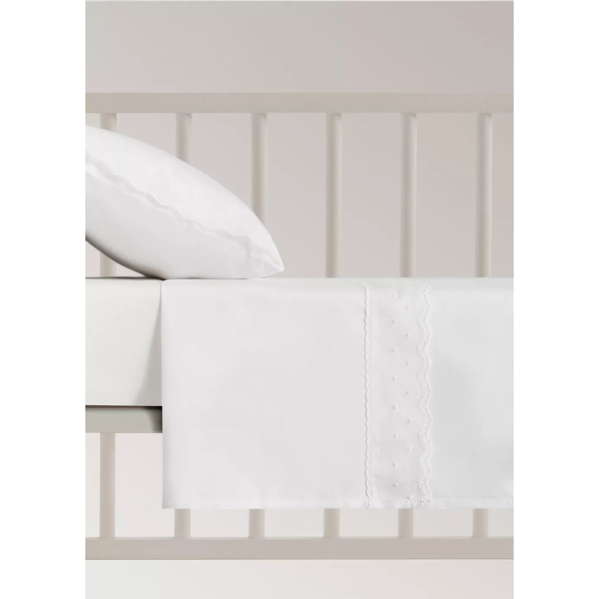 Ensemble drap plat et taie d’oreiller berceau volant à broderie blanc, MANGO HOME