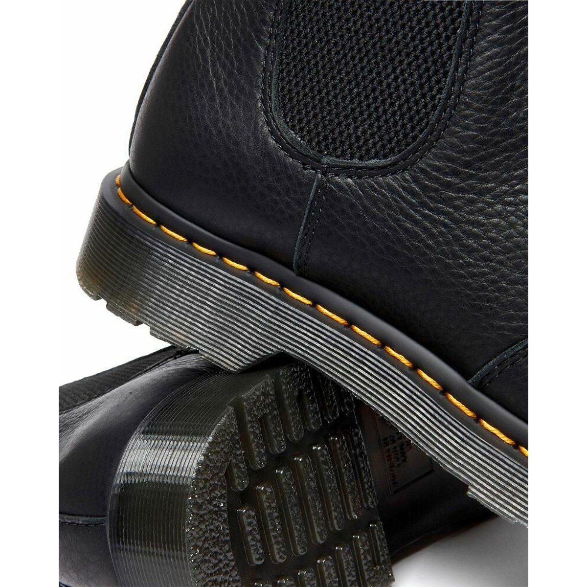 2976 Chelsea boots van Ambassador-leer zwart, DR. MARTENS